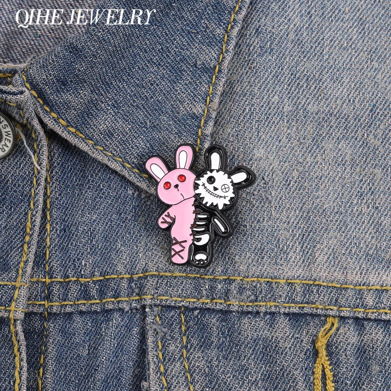 Terrifying-Gothic Rabbit Enamel Pin Horror Skeleton Rabbit P