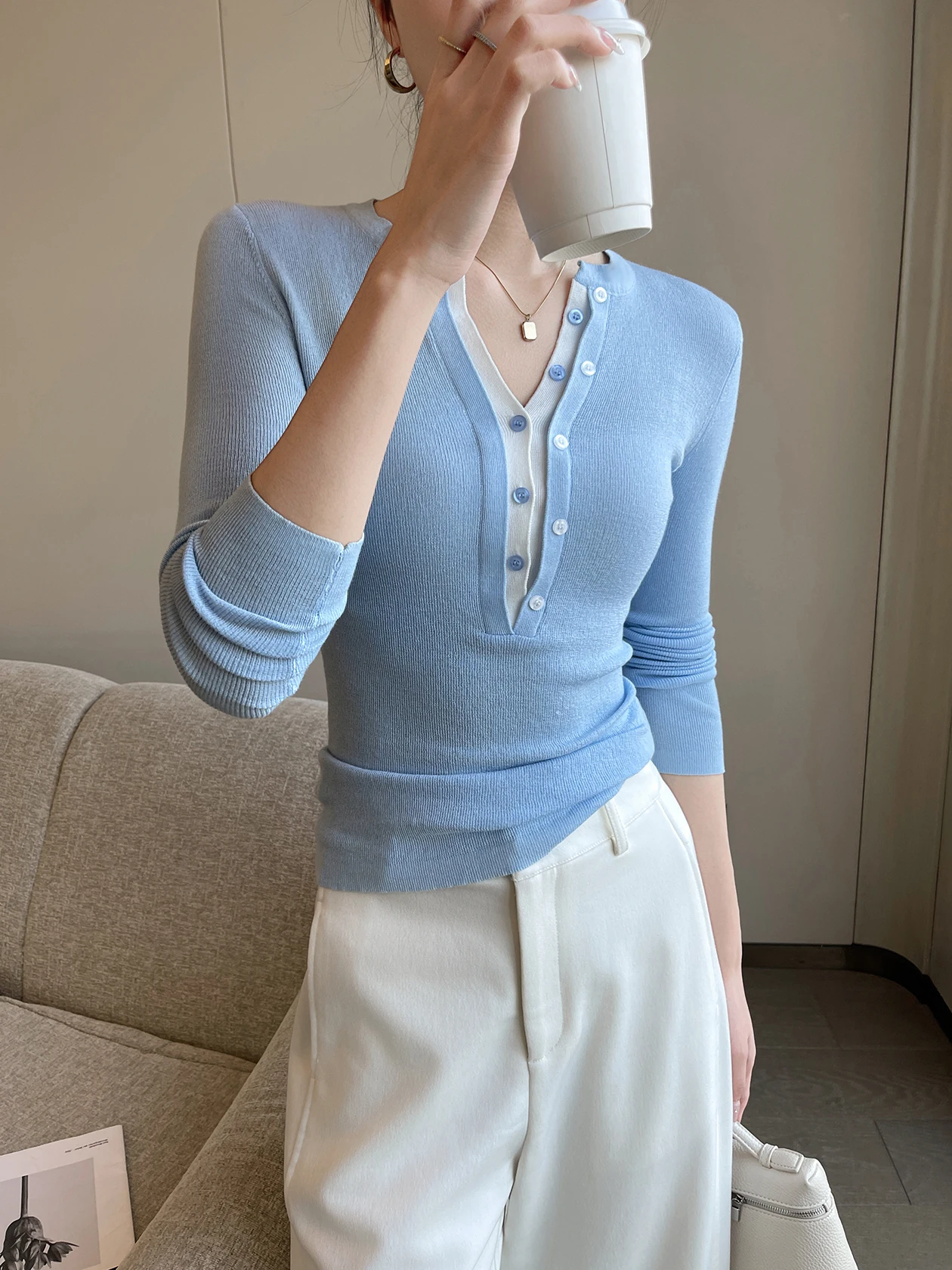 

Светло-голубая вязаная кофта с длинным рукавом и вставками, женская, приталенная, молодежная, весна 2026, новая, повседневная, с V-образным вырезом, на пуговицах