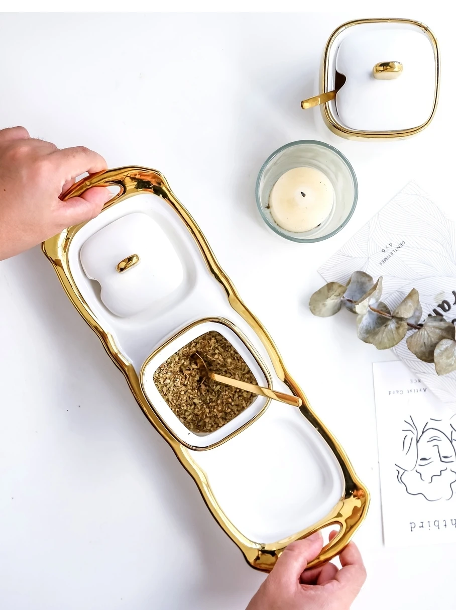 شمال أوروبا الخفيفة الفاخرة الأبيض بنوم بنه السيراميك علبة السكر وعاء الملح بهار أربع قطع تخزين شاي بالأعشاب المزهرة