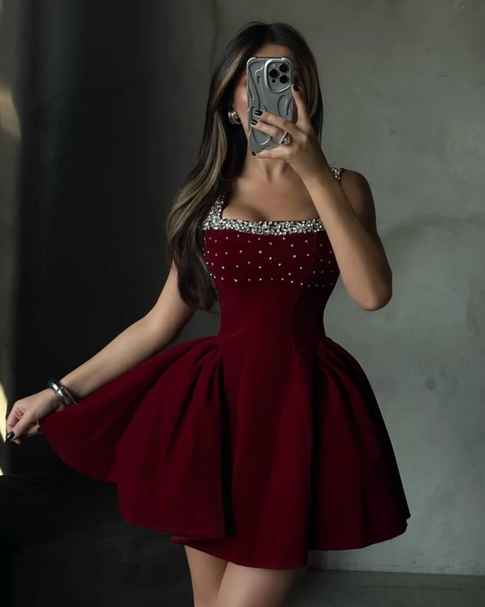 

Индивидуальные современные стильные сексуальные стразы с рюшами трапециевидной формы без бретелек мини-платья на заказ платья для особых случаев доступны размеры в тон