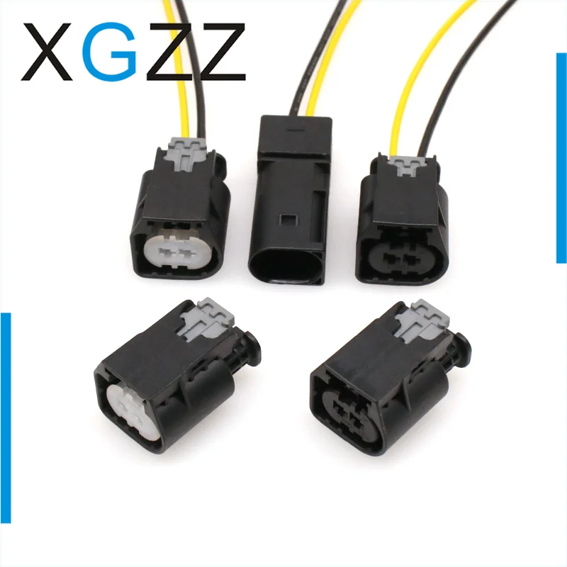 09444024 is suitable for Mercedes Benz horn plug/snail electric horn plug 2-core 09444025