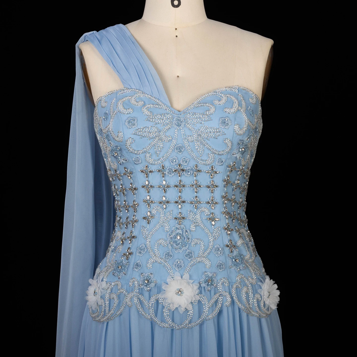 Sharon Said Elegantes Blaues Chiffon-Abendkleid, Einschultriges, Handbesticktes 3D-Blumenkleid für Hochzeitsfeier, SS285, Maßanfertigung – Detail 8