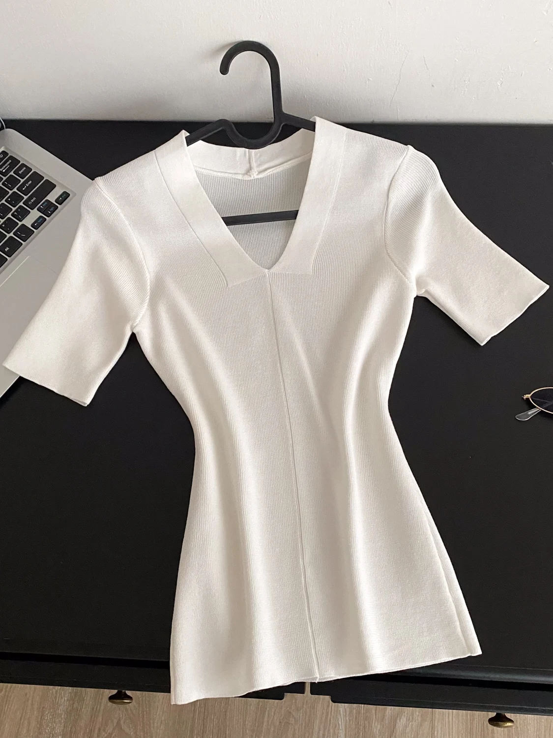

Simple V-neck Short Sleeve Knitted Shirt Women's Loose Slimming Summer Top Commute Style Basic Color Polyester Fiber