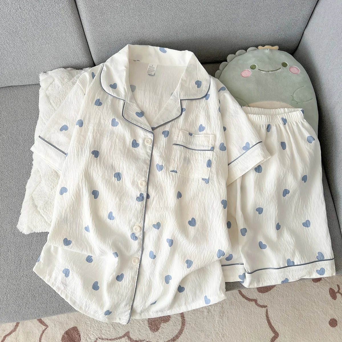 Women's Summer Thin Pajamas with Heart-Shaped Pattern, Short-Sleeved Shorts, Sweet and Cute, Can Be Worn Outside in Summer, Two-Piece Home Wear Set