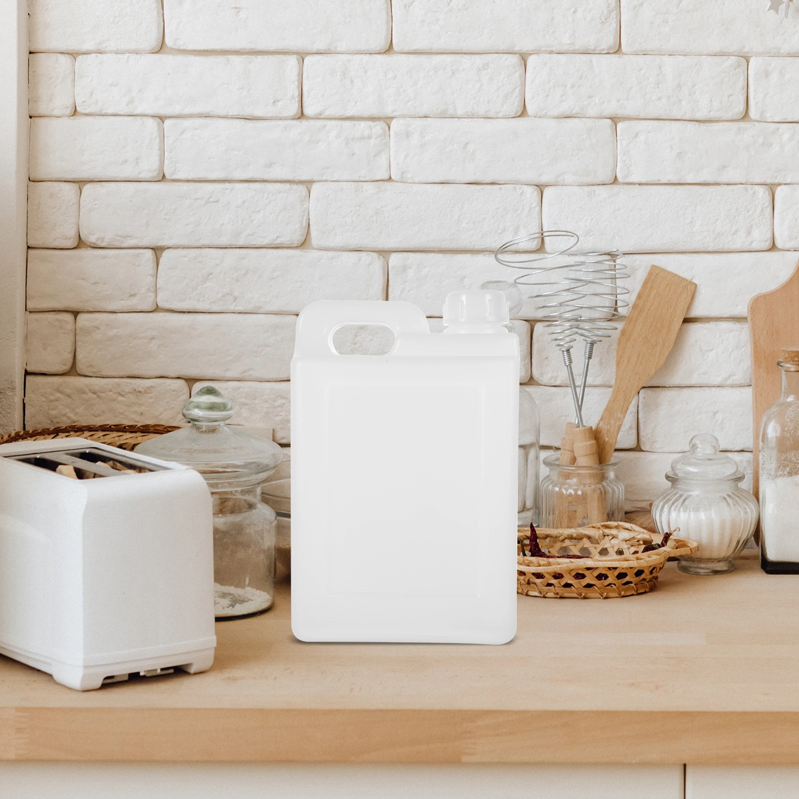 

1L Plastic Flat Bottle Reusable Liquid Container with Cap Wide Mouth for Water Oil Wine Glue Storage Chemical Dispensing Jug