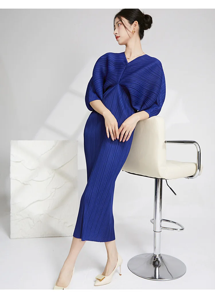 Miyake Plissiertes Kleid mit Fledermausärmeln 2025 Sommer Neu Senior Sense V-Ausschnitt Locker Dünner Eleganter Vielseitiger Rock – Detail 10