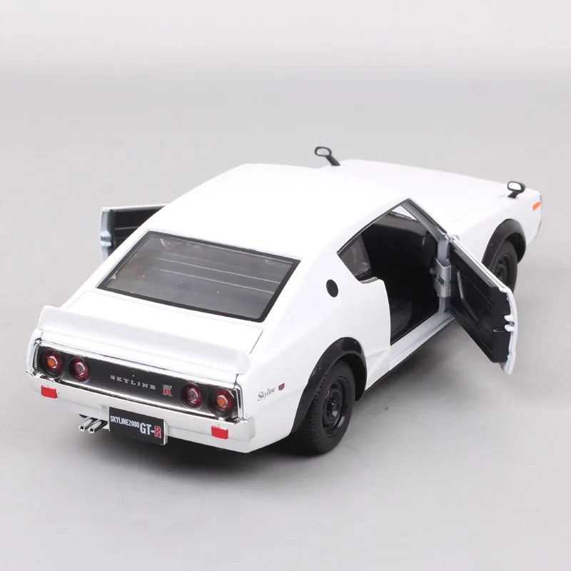 Maisto 1/24 Schaal 1973 Nissan Skyline 2000 Gtr Automodel Prins Motor Diecast Metalen Speelgoedvoertuigen Klassieke Replica 'S