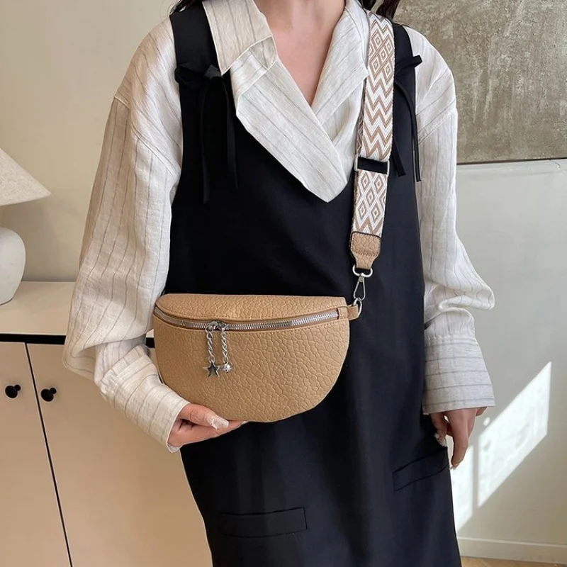 

Trendy Elegant Crossbody Bag For Ladies With A Casual Design And Luxury Leather Material