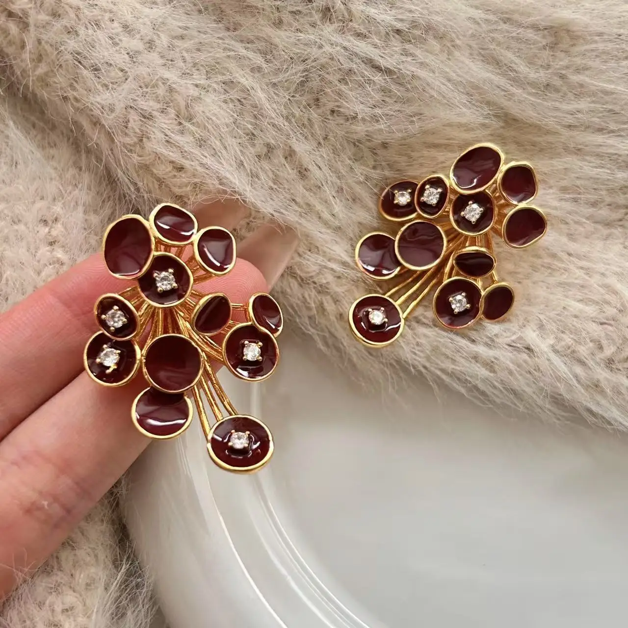 New niche design coral white enamel stud earrings light luxury high-end temperament removable two-wear earrings earrings