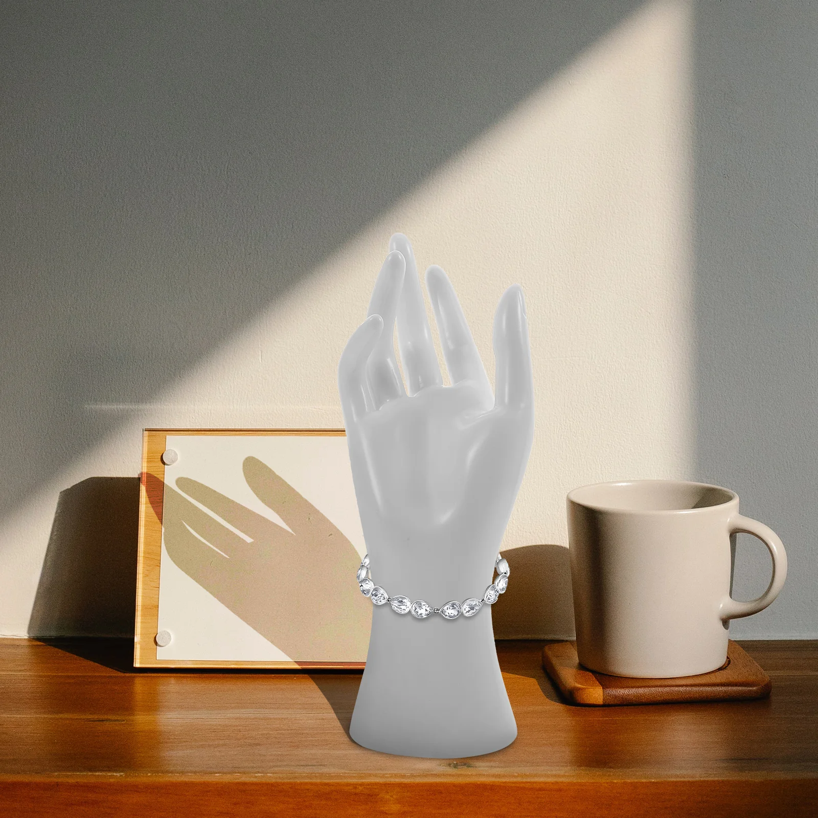 

2pcs Creative Hand Shape Bracelet Display Prop Jewelry Holder Ornament Art Wedding Anniversary Birthday Gift Clear Steady Stand