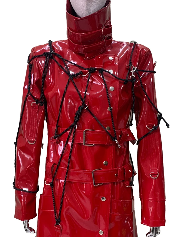 Mauroicardi 秋クールロング光沢のある反射赤パテントフェイクレザーコート女性巾着ダブルベルトパンクスタイルの服