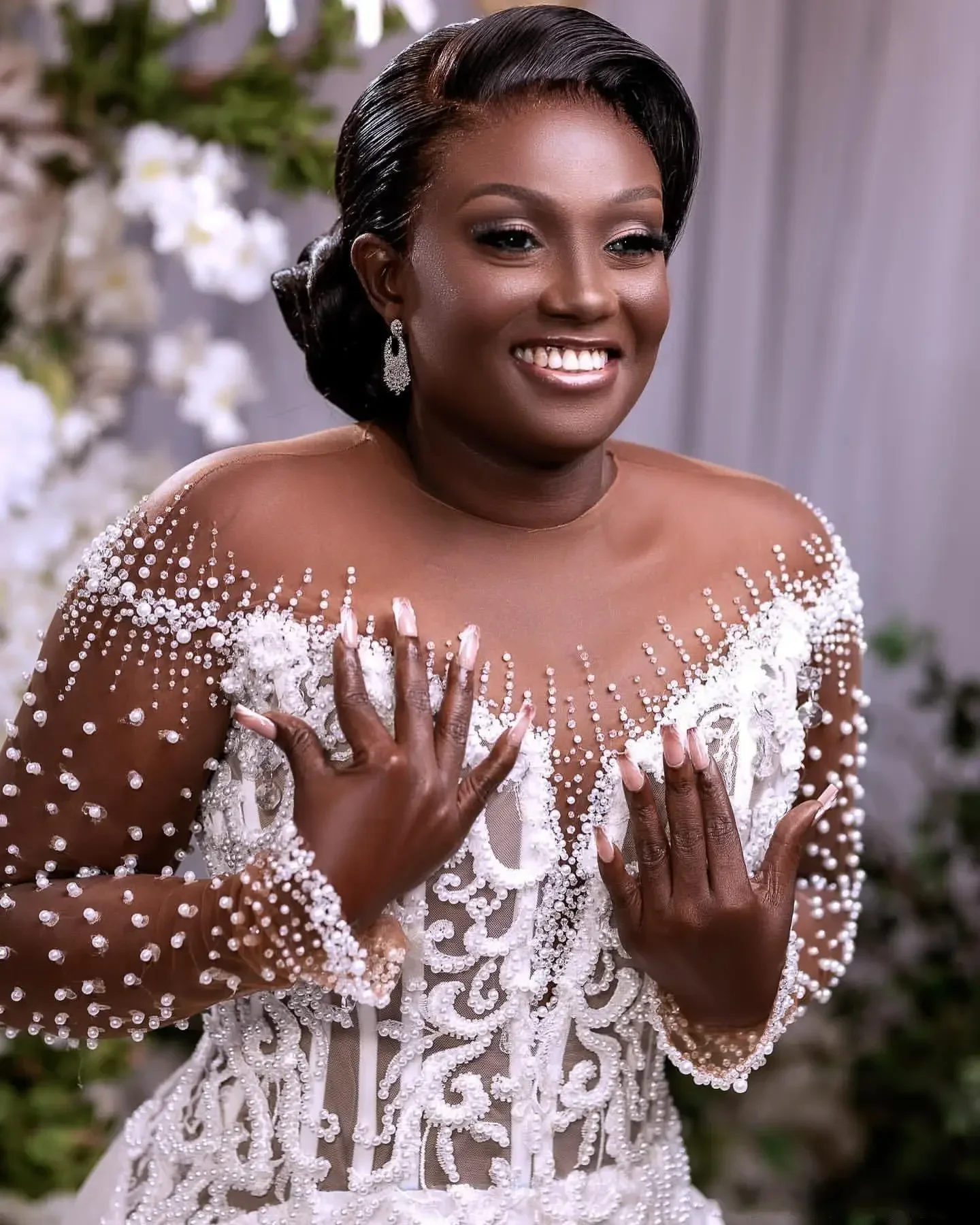 Maßgeschneidertes Meerjungfrau-Hochzeitskleid mit O-Ausschnitt, glitzernden Perlen und Perlen, Robe De Mariée, lange Ärmel, Kirchen-Brautkleid in Übergröße