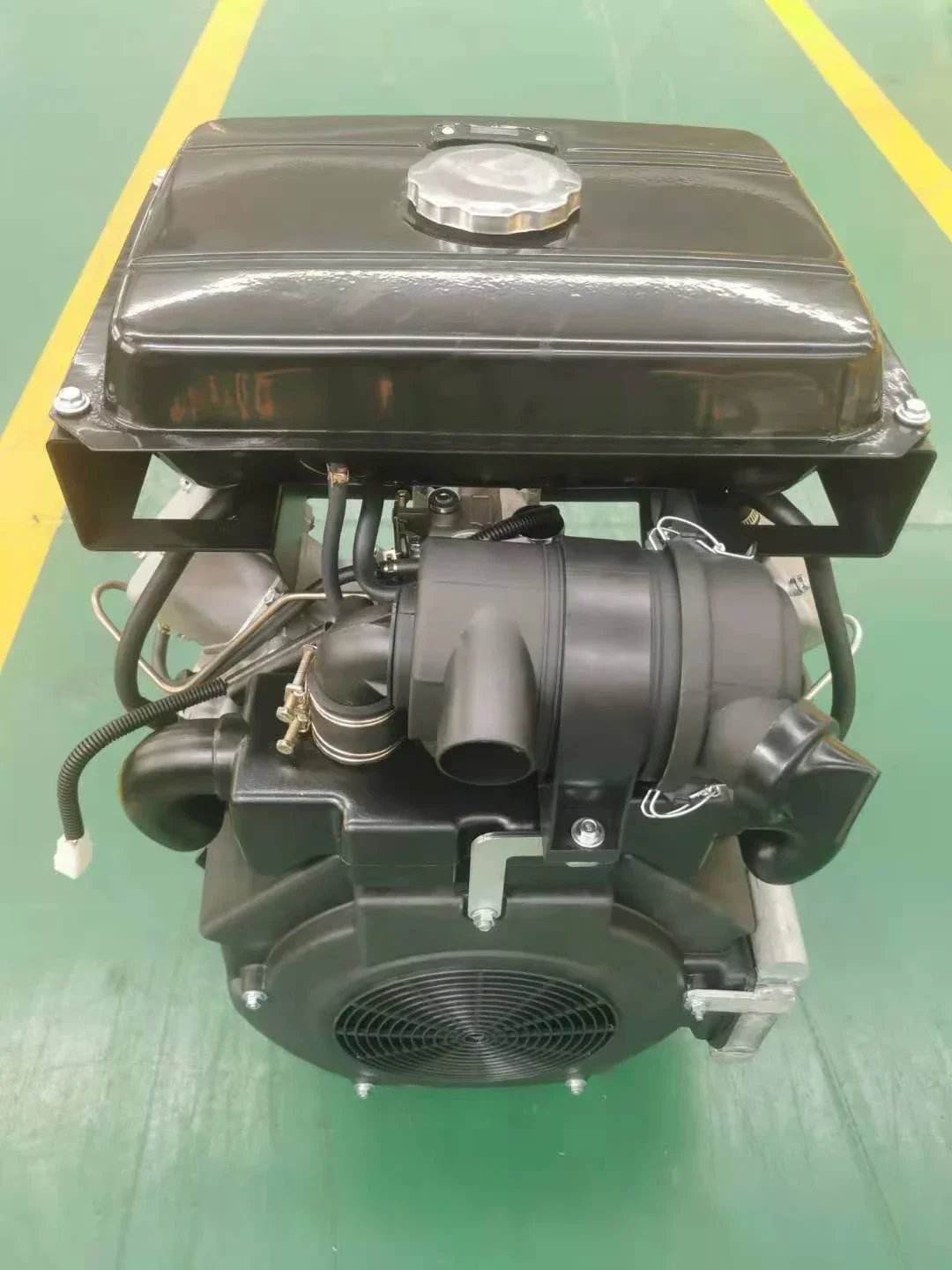 2V88 diese dual cylinder V-type engine power 13.KW20 horsepower, all aluminum air and cold water cooling