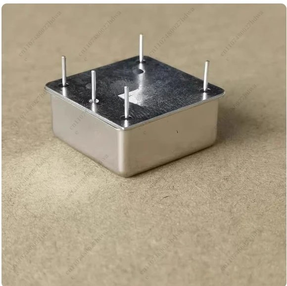 OSC5A2B02 10Mhz OCXO Crystal Oscillator 5V Square Wave 2626 Volume, Brand New Original