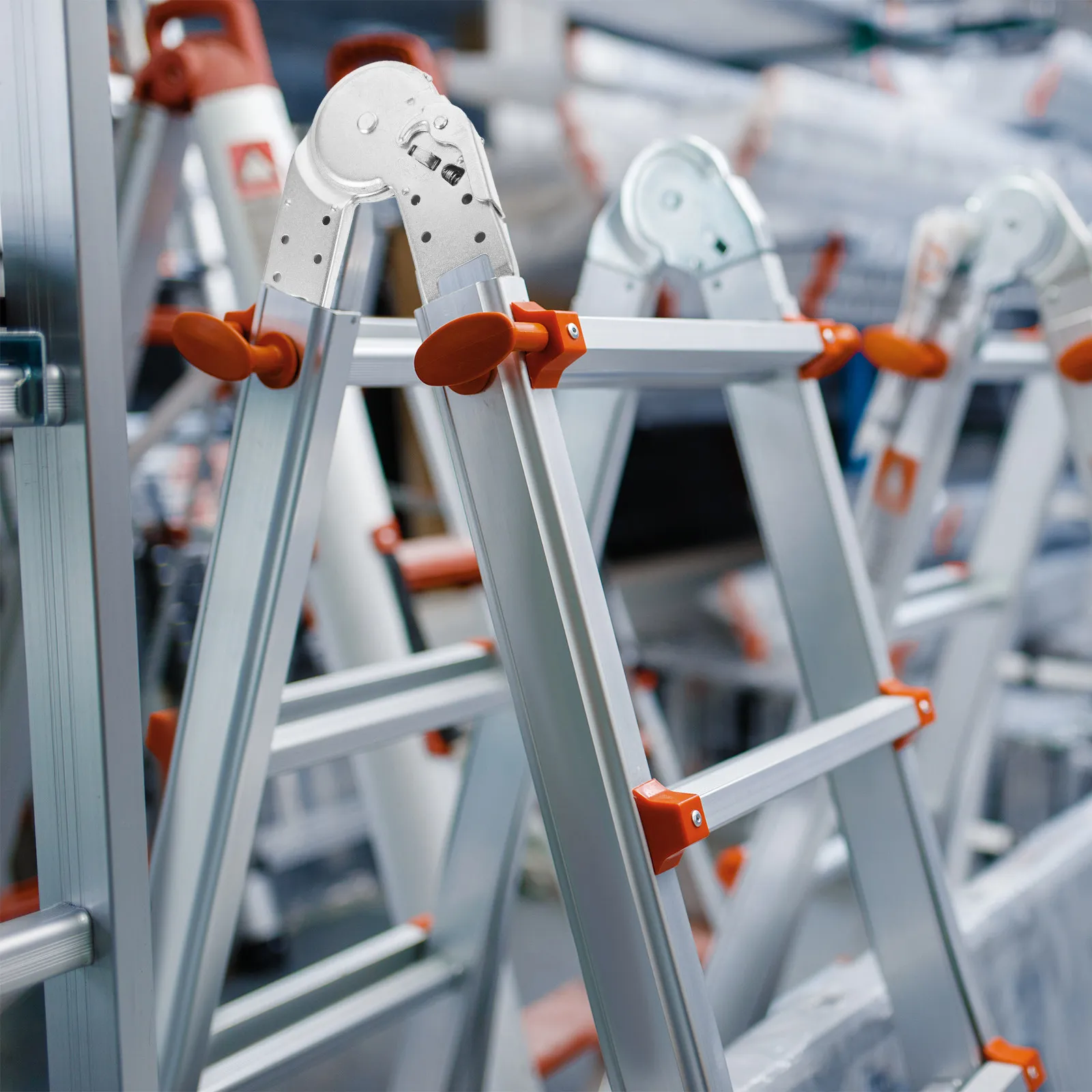 

Усиленный поворотный шарнирный соединитель-петля для складных телескопических лестниц, детали из алюминия и стали