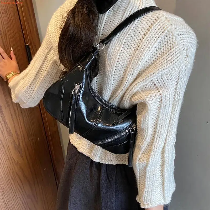 

Q5WE PU Armpit Bag With Tassels Embellishments Shoulder Bags Crossbody Handbag Suitable For Casual And Social Gatherings