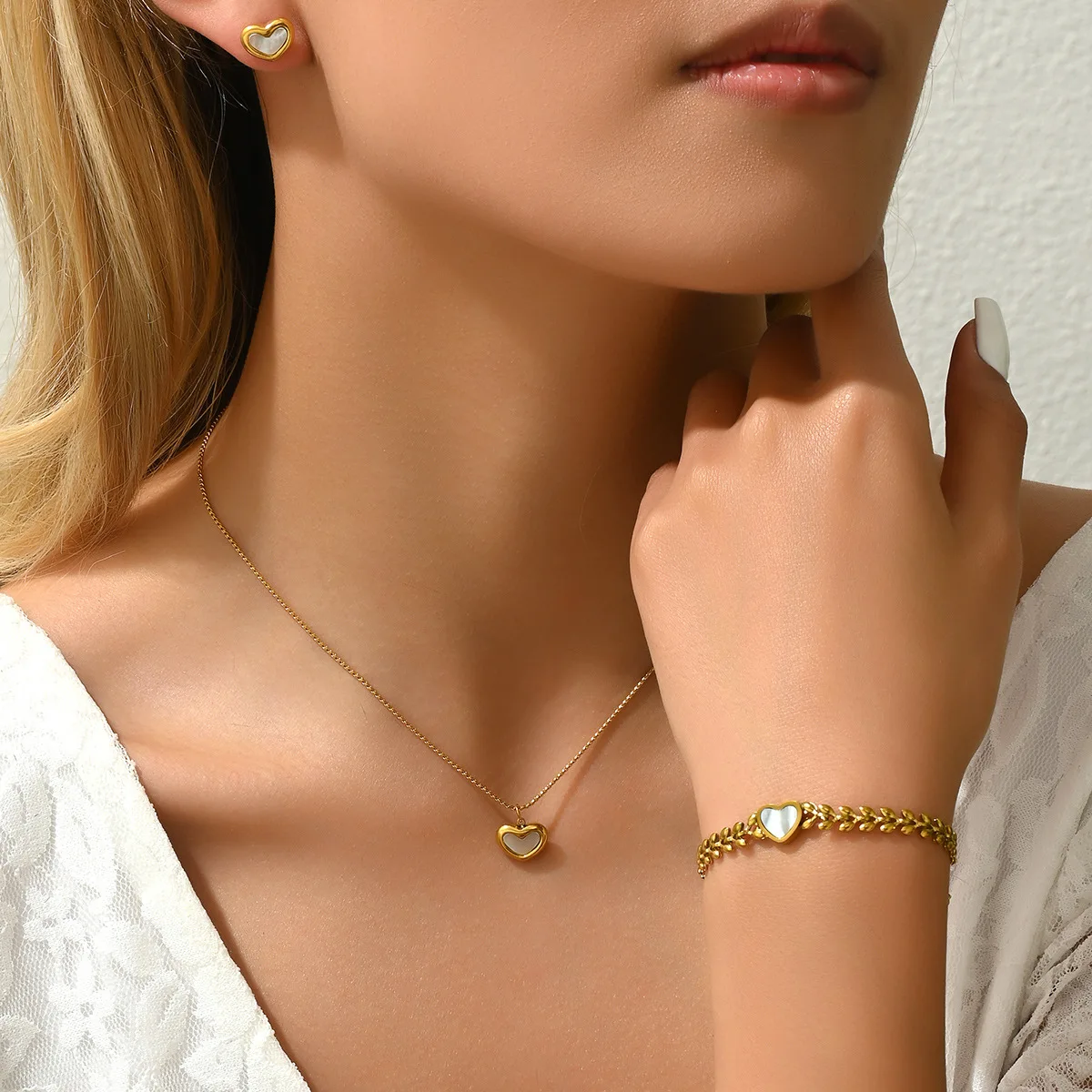 doce-e-fresco-versao-coreana-pulseira-colar-brincos-conjunto-madreperola-trigo-orelha-design-pulseira-nicho-amor-corrente