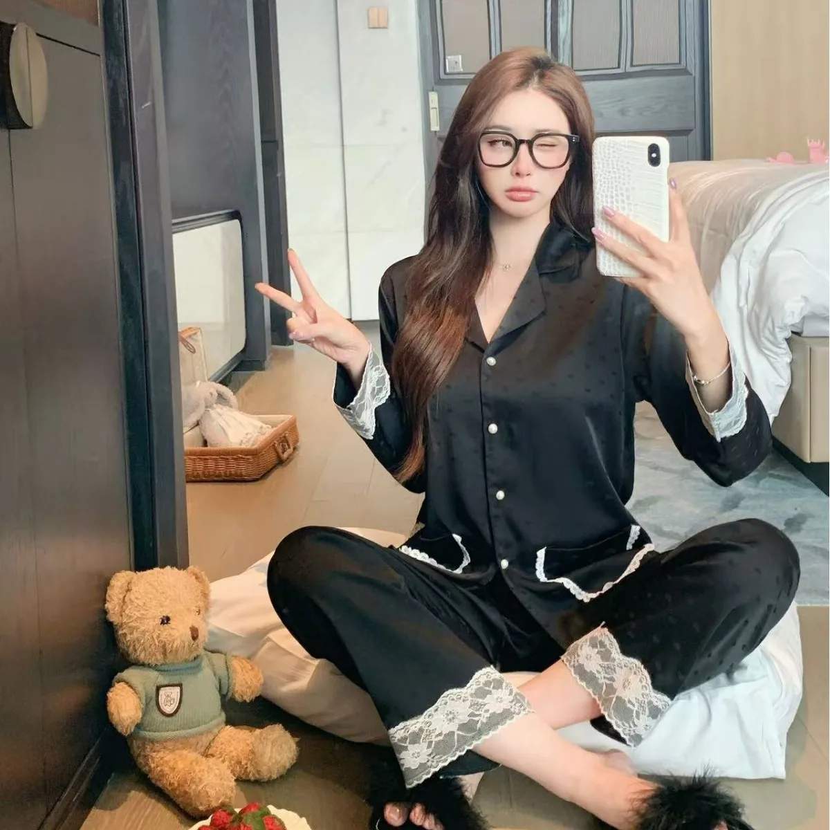 Light luxury French high-end black heart jacquard ice silk pajamas with sweet lace that can be worn as Korean home clothes