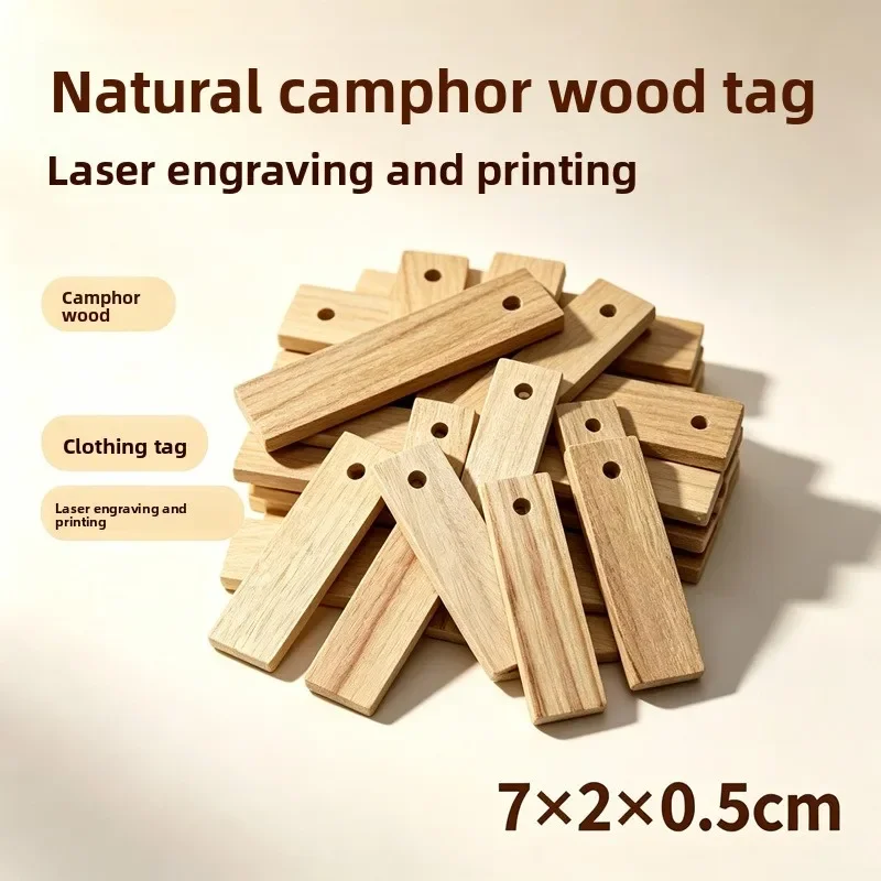 50 Stück Anhänger aus Kampferholz, 7 x 2 x 0,5 cm, mit Lasergravur, Holzstreifen, mottensicher, geruchsneutralisierend, für Kleiderschrank und Kleideraufbewahrung. – Detail 1