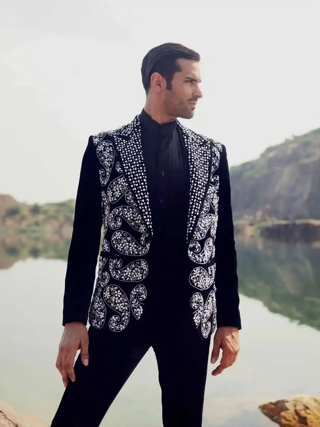 

Luxury Crystals Men Suit Set 2 Piece Blazer+Straight Pant Trousers Customized Formal Office Jacket Prom Wedding Tuxedos Coat