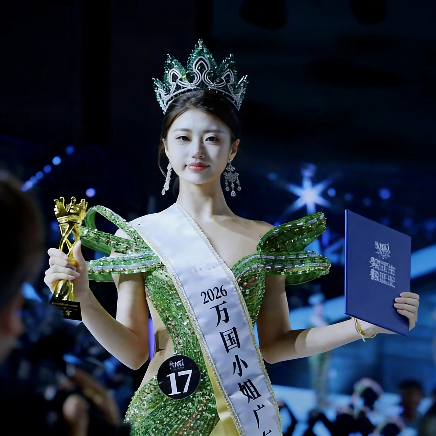 Bridal Hair Crown Luxury Beauty Pageant Champion Tiaras Catwalk Laurel Baroque Crown Queen Party Headpiece Accessories