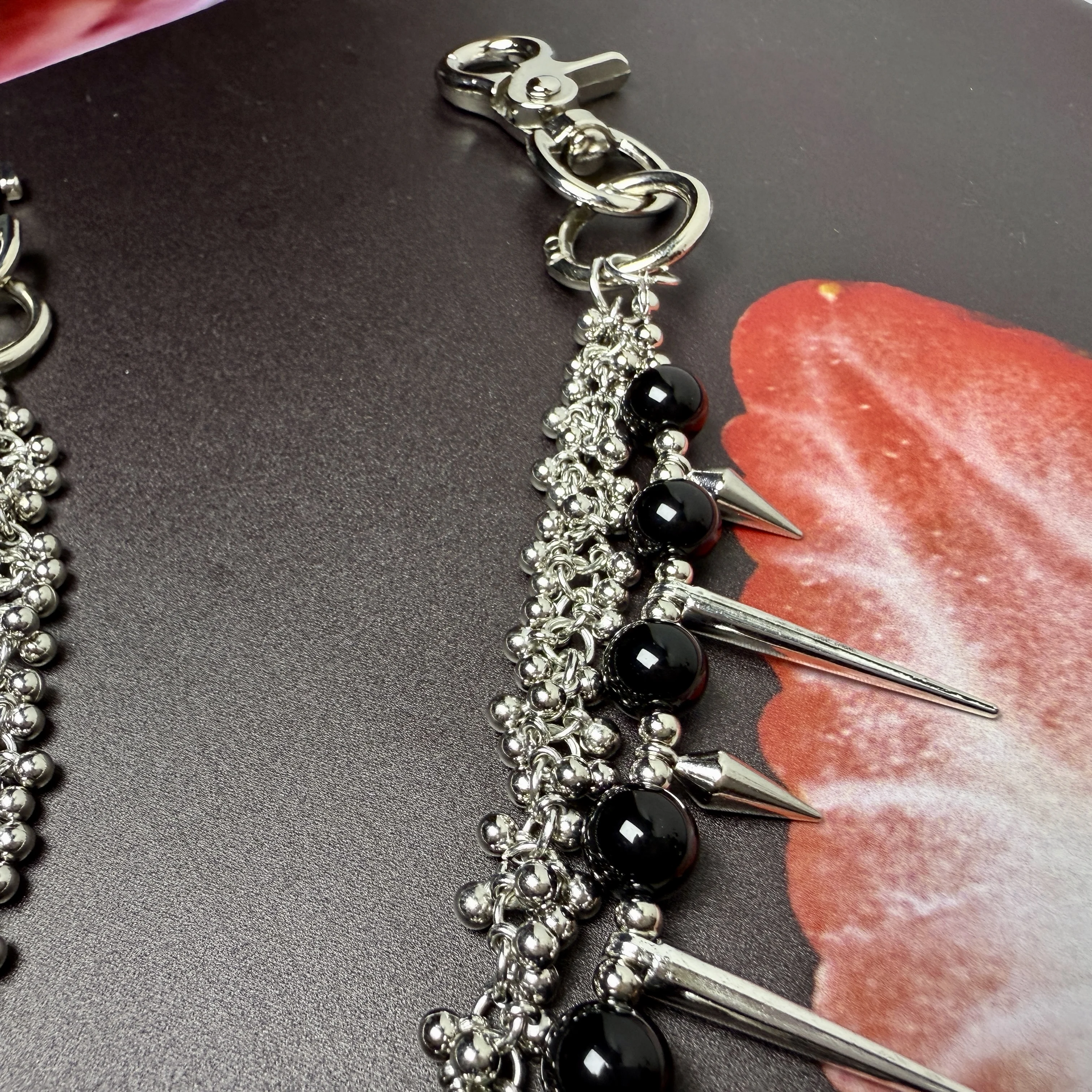 Original handmade denim pants chain, exquisite high-end ultra bright black agate stone punk style keychain pendant