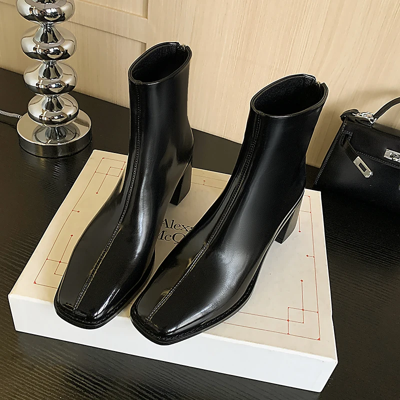 Botas de couro genuíno para mulheres, toe quadrado preto, saltos volumosos, curtos, casuais, senhoras, outono, inverno, novo, moda