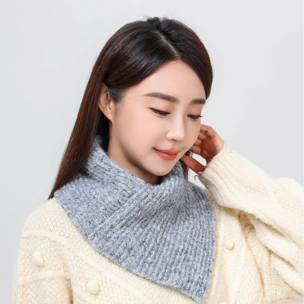 

Women's Winter Warm Wool Knitted Triangle Scarf Solid Color Student Neck Cover Neck Protector