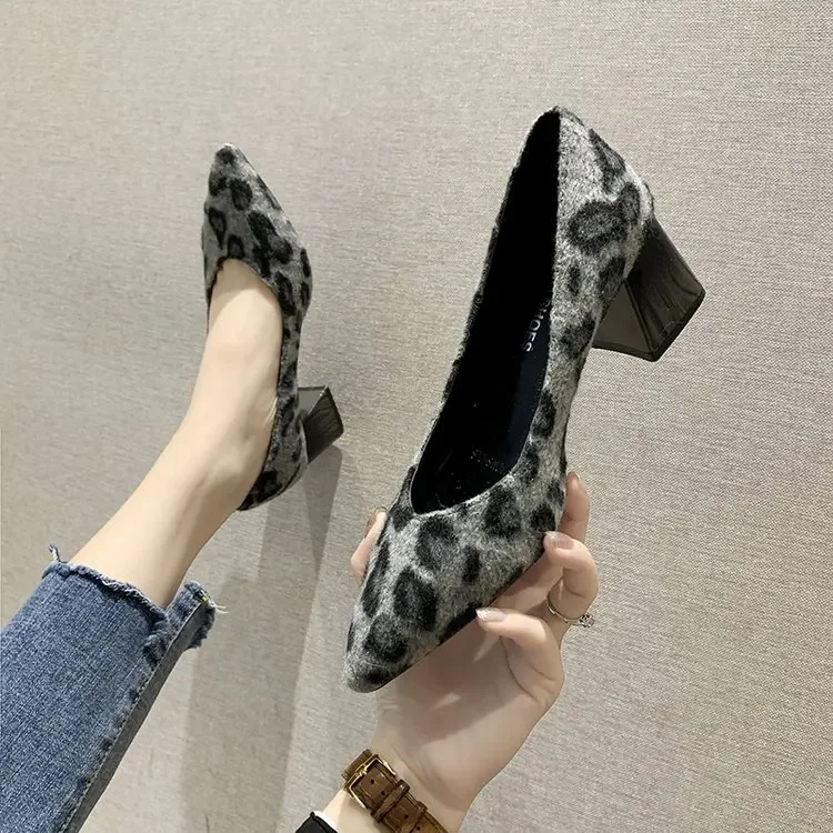 Leopardo peludo pelúcia apontou deslizamento no punk salto alto sexy surfista nu punk sapatos femininos inverno moda casual sapatos de salto alto