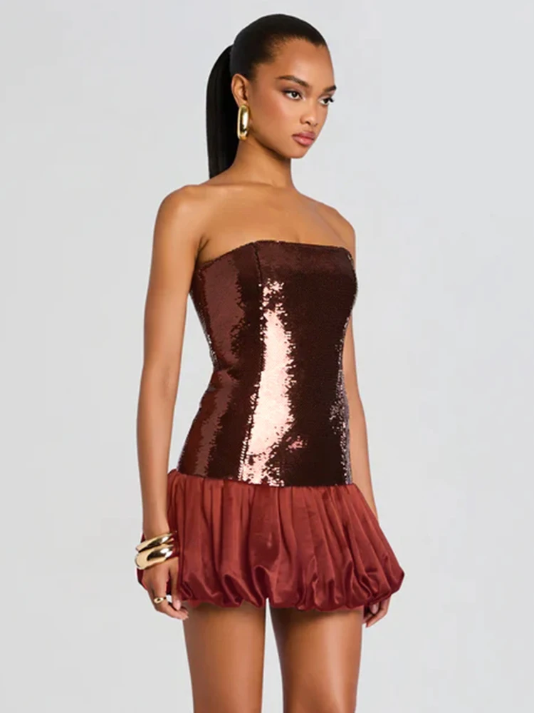 우아한 스트랩리스 스팽글 미니 드레스 – 푹신한 밑단 디자인의 시크한 파티 칵테일 의상 섹시한 클럽웨어 홀리데이 패션 이브닝웨어