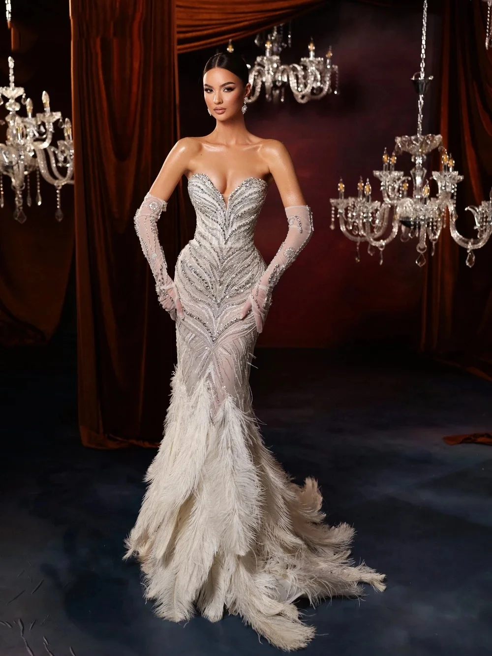 セクシーな恋人クリスタルマーメイドウェディングドレスモダンなスパンコール付きフェザー花嫁ドレスフロアレングスカスタマイズされたブライダルドレス