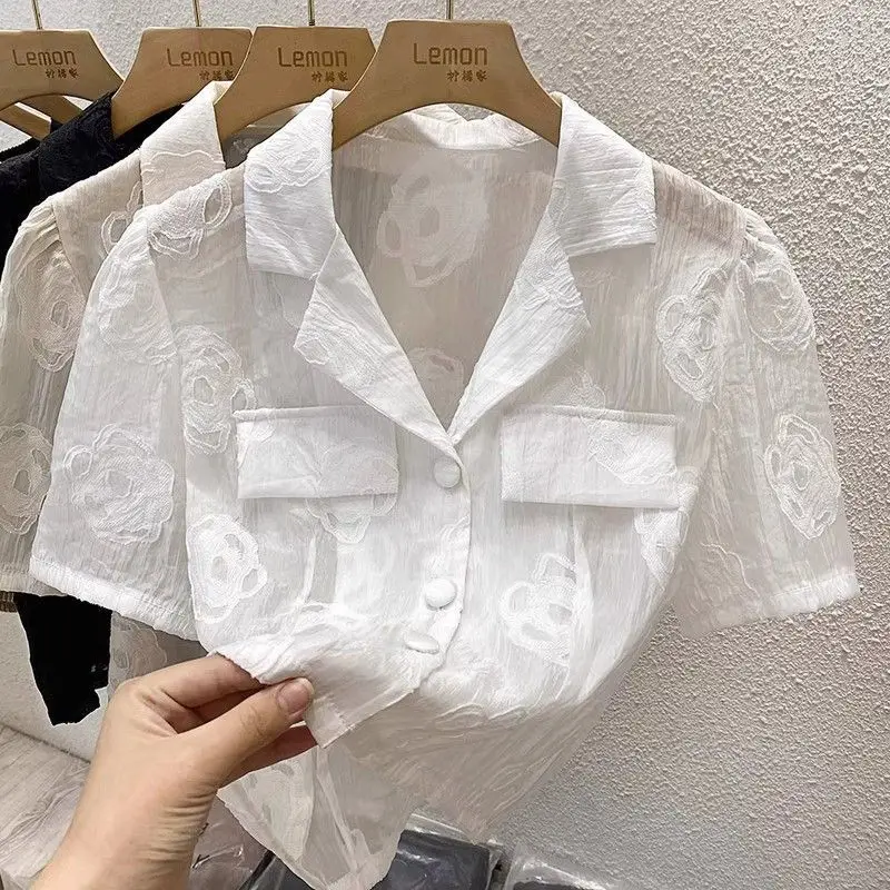 

Women's Summer New Breathable Thin ort Sve Embroidered irt Korean Sle Commute Wind Loose Fit Sun Protection Top