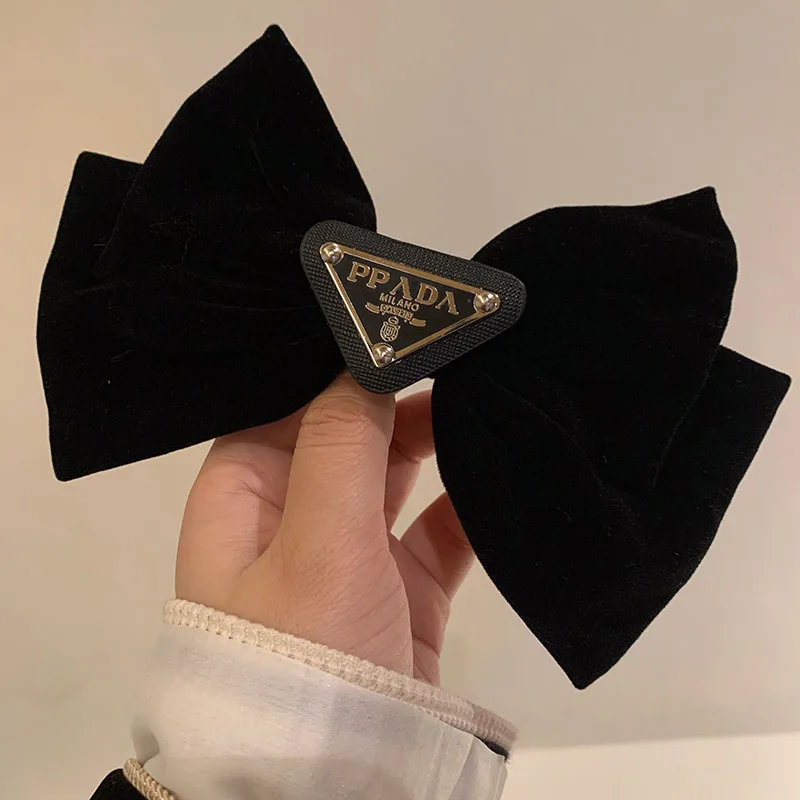 

2026 Young Luxury Letter Hair Clip~Black Velvet Classic Bow Clip~Retro Women's Elegant Hair Accessories~Y2K Style Hair Accessori