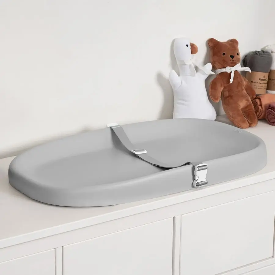 وسادة تغيير حفاضات الأطفال قابلة للمسح مع حزام أمان قابل للإزالة، سهلة التنظيف ومضادة للانزلاق ومقاومة للماء، وسادة تغيير لخزانة الملابس والسرير