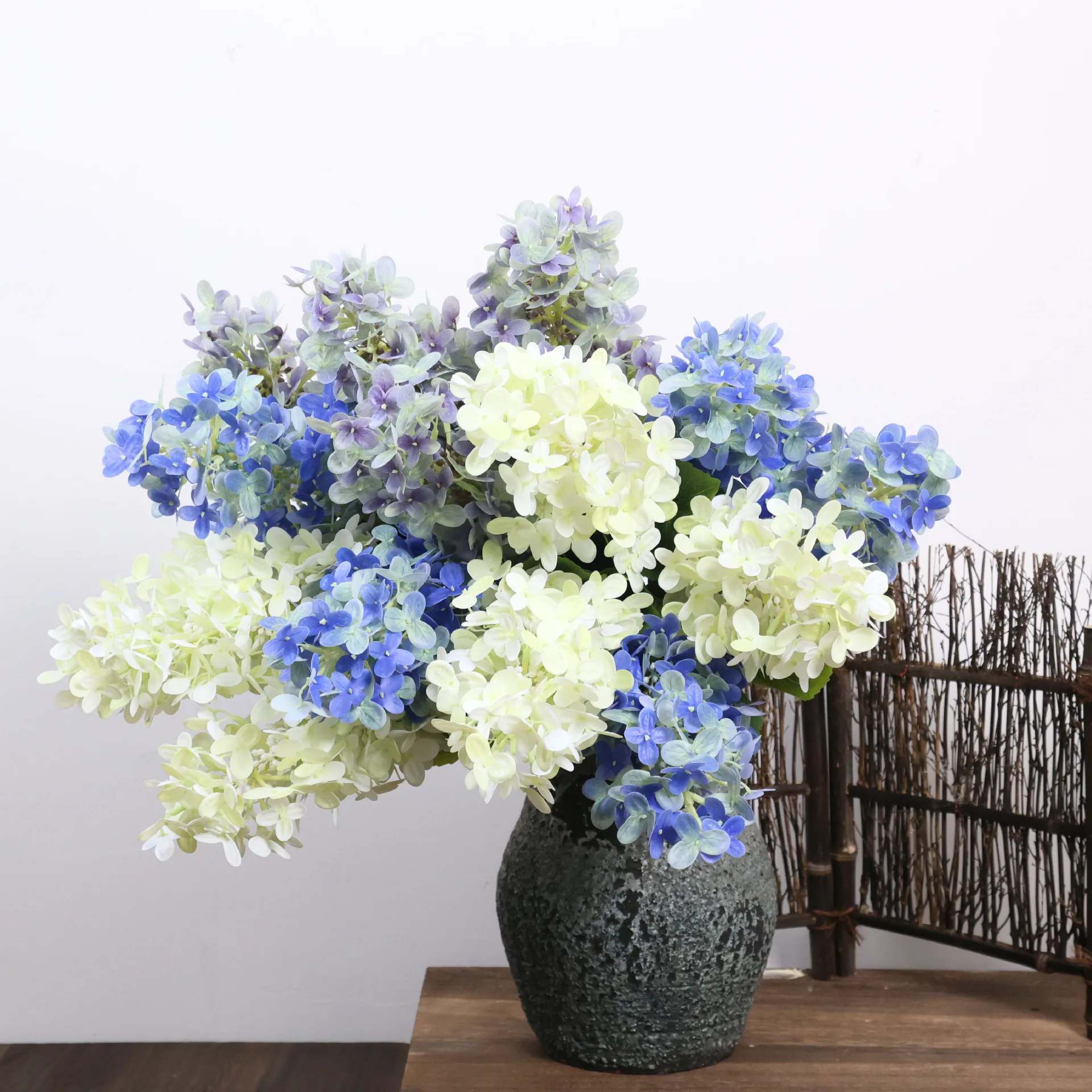 4 Stück/Set Hochwertige Künstliche Hortensien mit Echtfühl-Effekt für Hochzeiten, Wohnzimmer, Party- und Tischdekoration – Detail 1