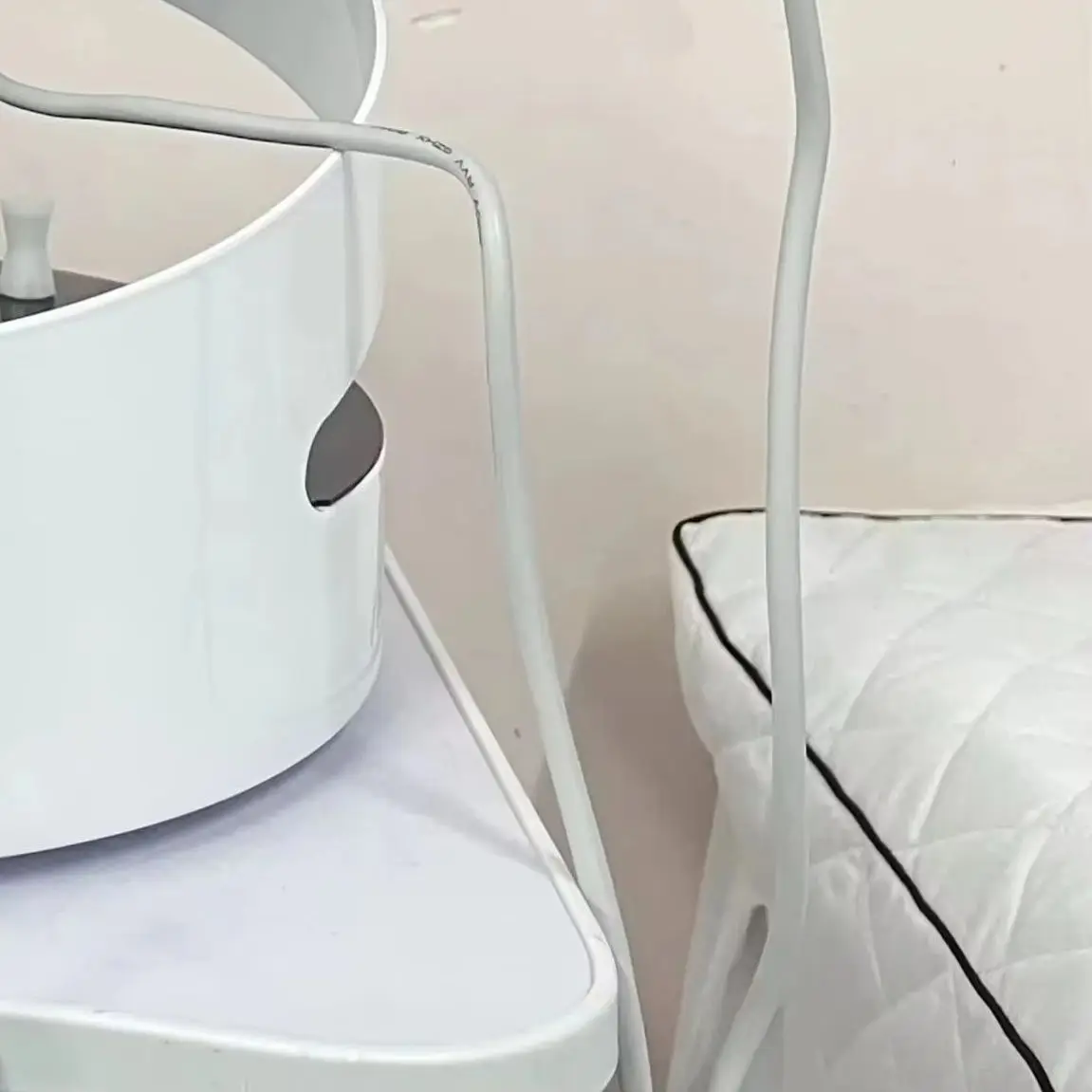 

Многофункциональный озоновый плазменный массажер для лица 2-в-1: устраняет пятна и морщины, подтягивает кожу, лечит акне, высокоэффективное средство против старения