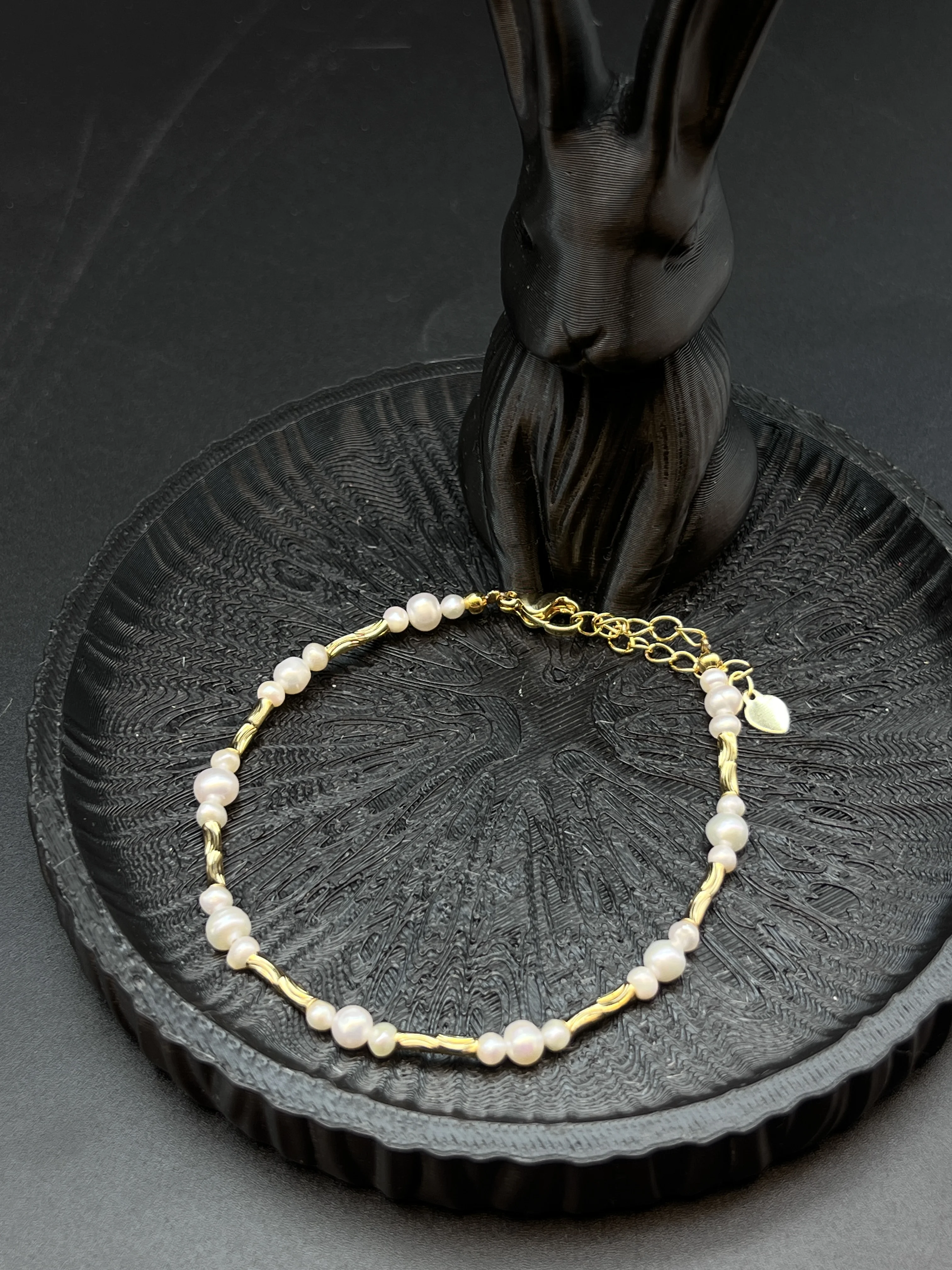 bracciale-con-perle-naturali-d'acqua-dolce-e-barretta-metallica-catena-regolabile-in-lega-di-rame-placcata-oro-gioielli-moda-donna