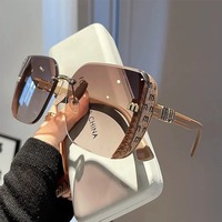 New Fashion Cool Sunglasses Women Luxury Brand Letters Anti Strong Light Vintage Rimless Sun Glasses Ladies Gafas UV400
