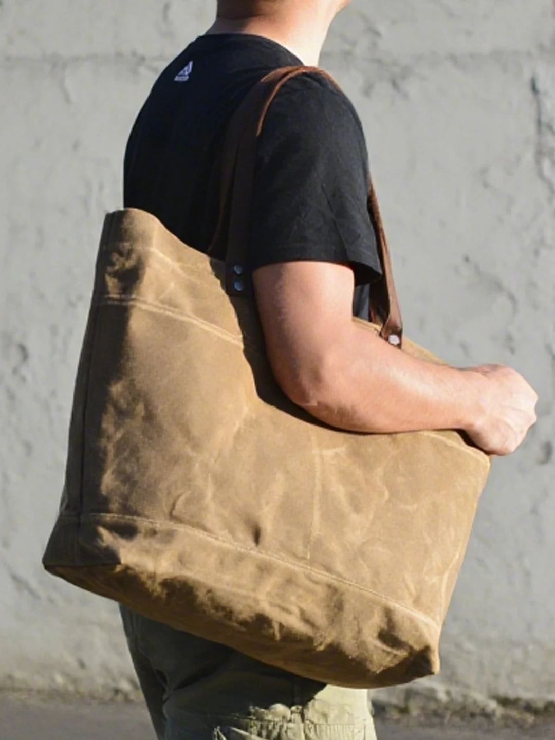 New Street Style Canvas Tote Bag Large Capacity Beach Bag Retro Single Shoulder Bag Handbag for Men Youth Casual Magnetic Buckle