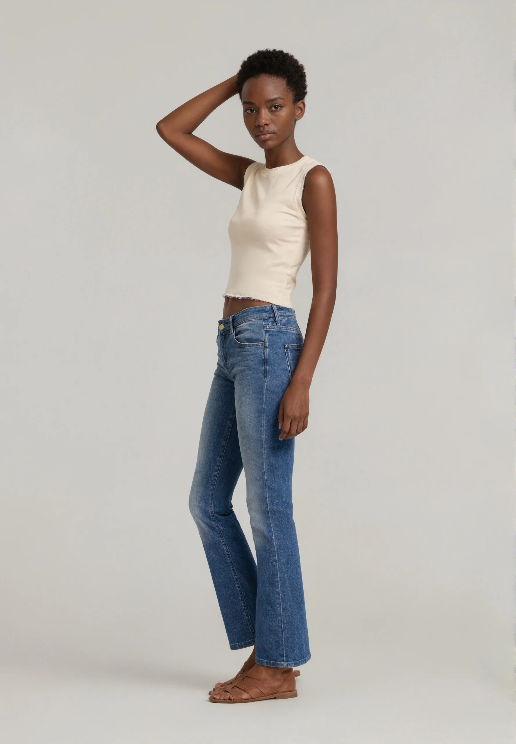 2025年トレンド レディース ハイウエスト スリム フレア ジーンズ ライトブルー グラデーション ウォッシュ ヴィンテージ ストレッチ デニムパンツ カジュアル ストリートウェア