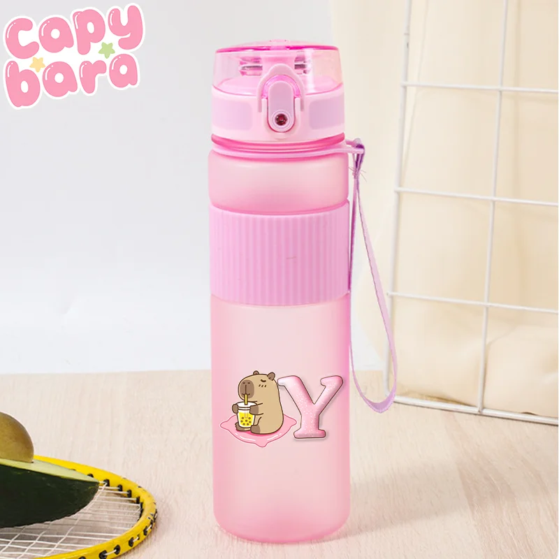 

550 мл бутылка для воды с капибарой и соломой, мультяшный аниме-узор, буква A-Z, портативные спортивные бутылки для улицы, подарок для школы