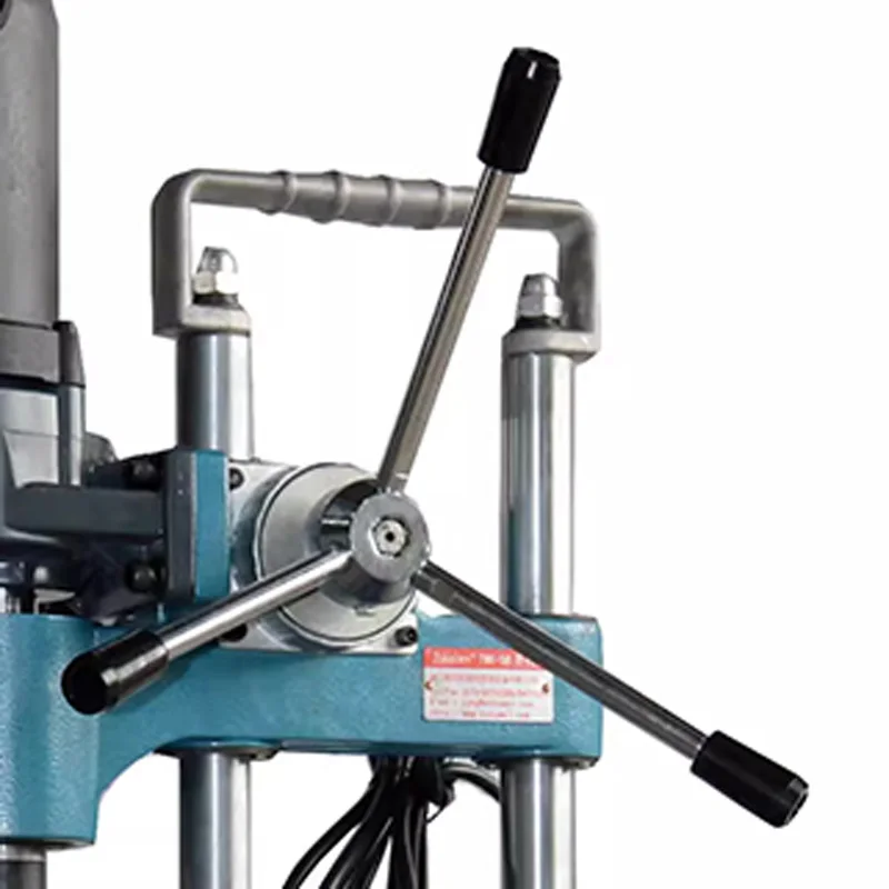 전기 구멍 펀칭기 4방향 구멍 펀칭기 TWK-5B 1800W 관통형 구멍 펀칭기