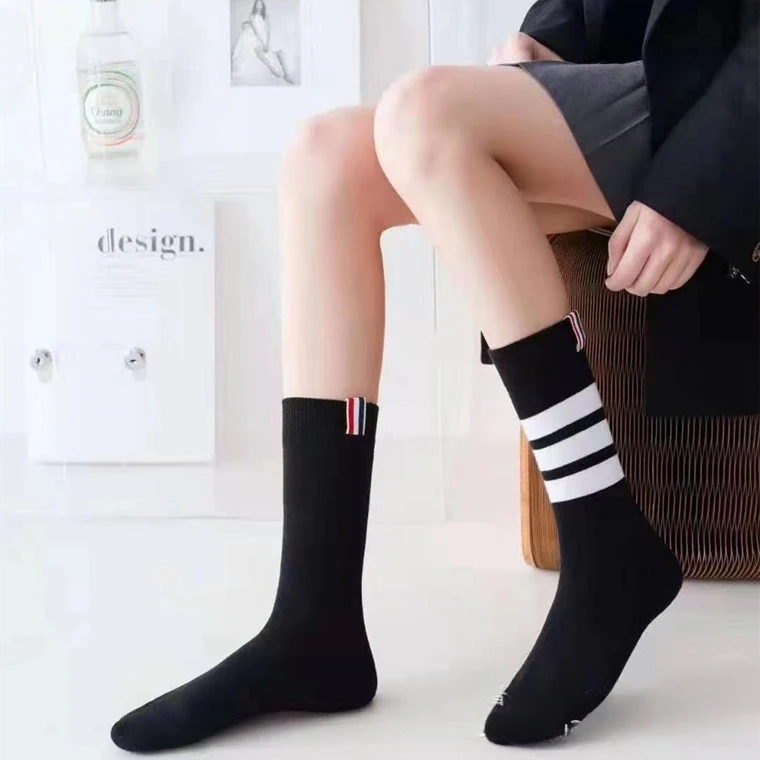 Calcetines a rayas de calle para hombre y mujer, medias de pantorrilla informales a la moda con personalidad, versión AB de cuatro barras, venta al por mayor