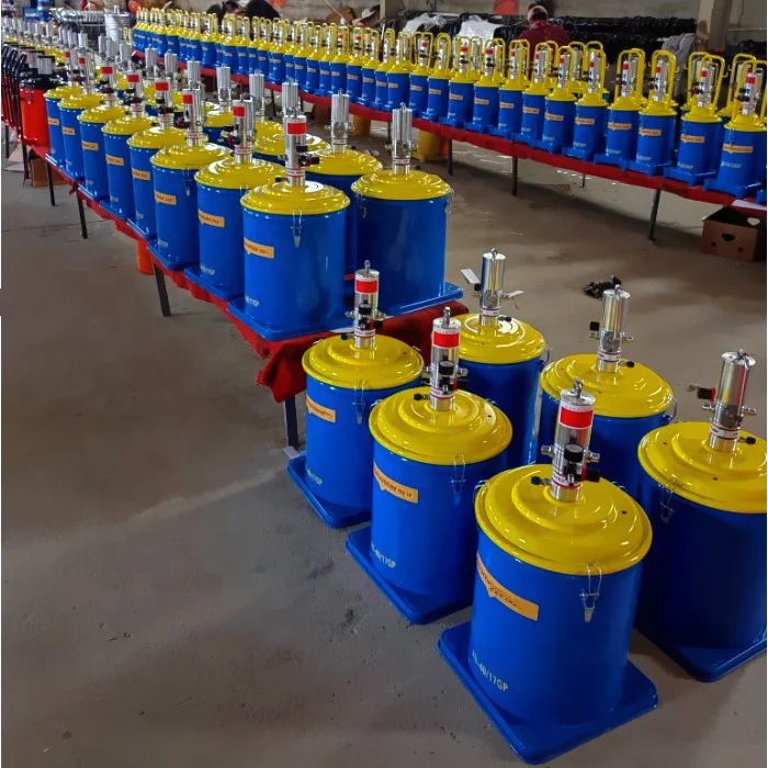 12/20/40L Pneumatic Lubricator Gun High Pressure Pneumatic Grease Injector Air Auto Operated Bucket Grease Pump
