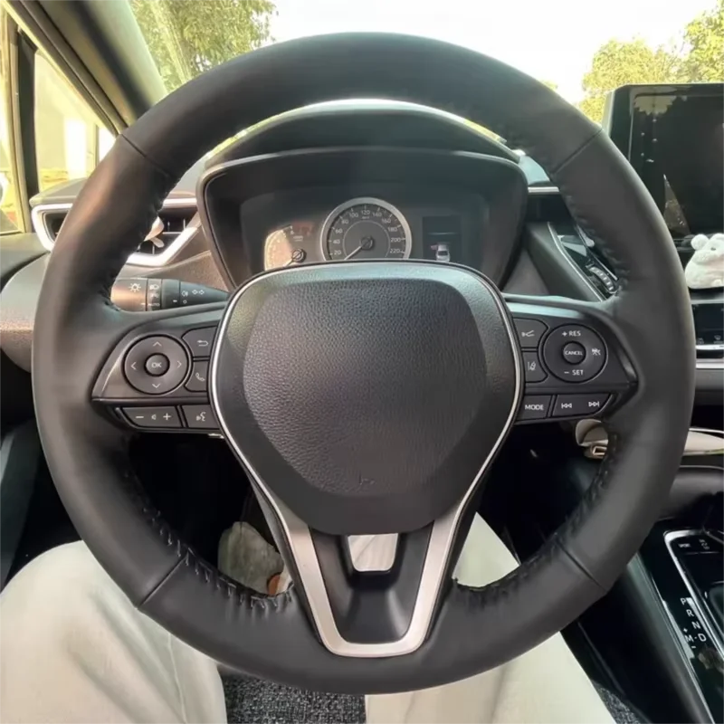 Hand‑Sewn Non‑Perforated Genuine Leather Steering Wheel Cover for Toyota Wildlander /Camry/ Avalon