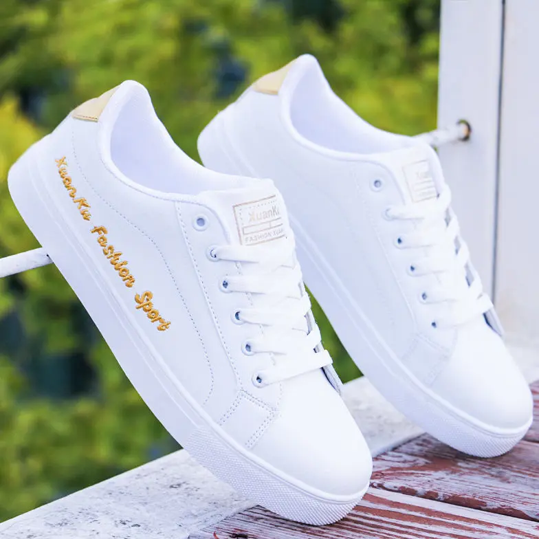 2022 Summer New Men\'s Casual Shoes Fashion Men\'s Sneakers Lightweight Shoes Men\'s Tennis Sneakers White Soft Sneakers for Men