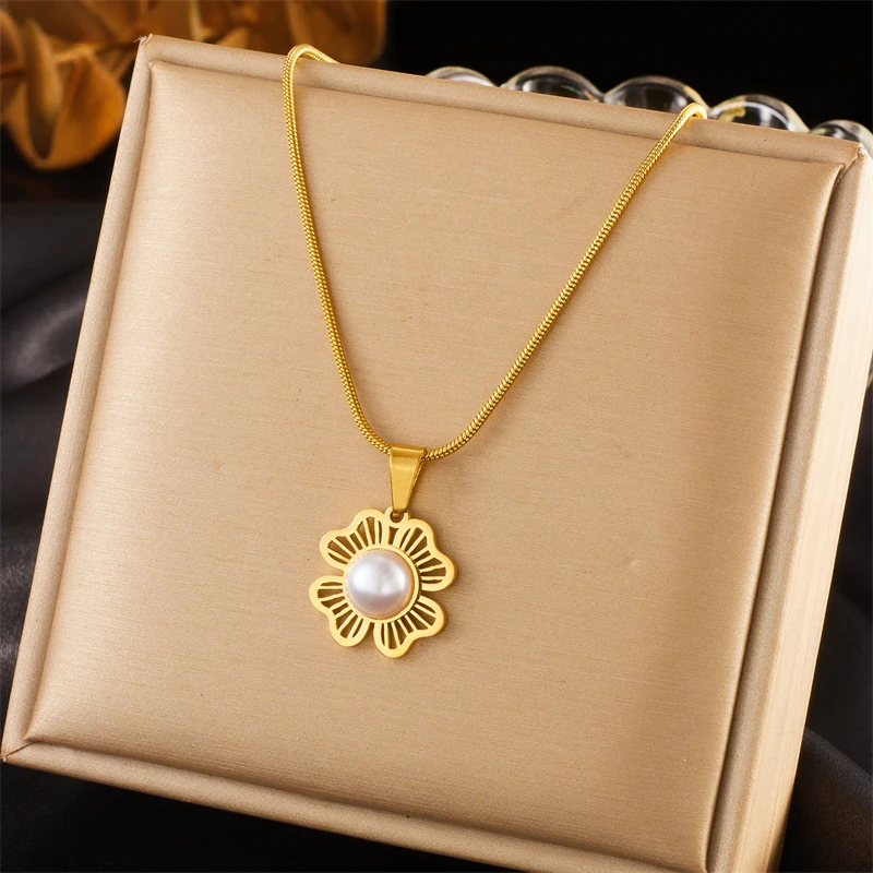 MEYRROYU 316L Stainless Steel Witte Parels Gezet In Gouden Bloemen Pendant Necklace For Women 2024 New Trend Chain Jewelry Gifts