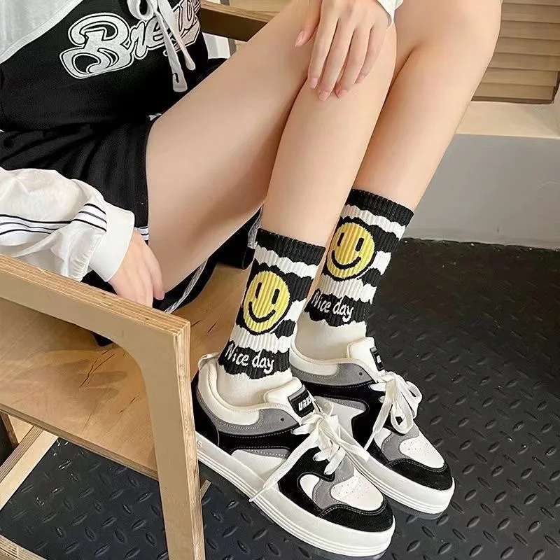 5 Pairs of Black and White Smiley Face Mid-calf Socks Casual Preppy Style Socks Women's Long Socks