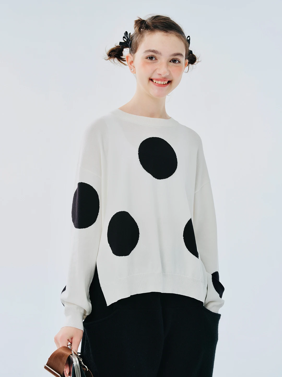 

imakokoni 2024 spring new original black and white polka dot sweater women's top 244436