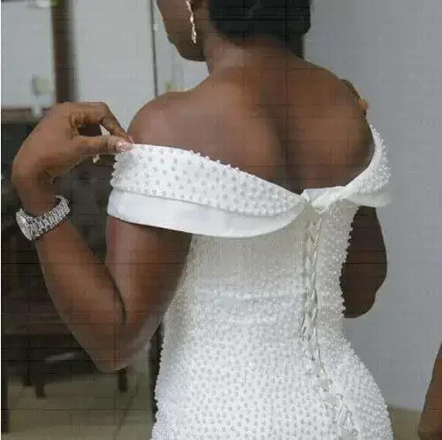 맞춤형 오프숄더 풀 펄 브라이덜 가운 롱테일 트럼펫 멀티 레이어드 러플 머메이드 웨딩 드레스